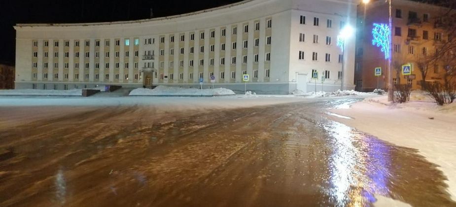 Центральная площадь Краснотурьинска превратилась в каток