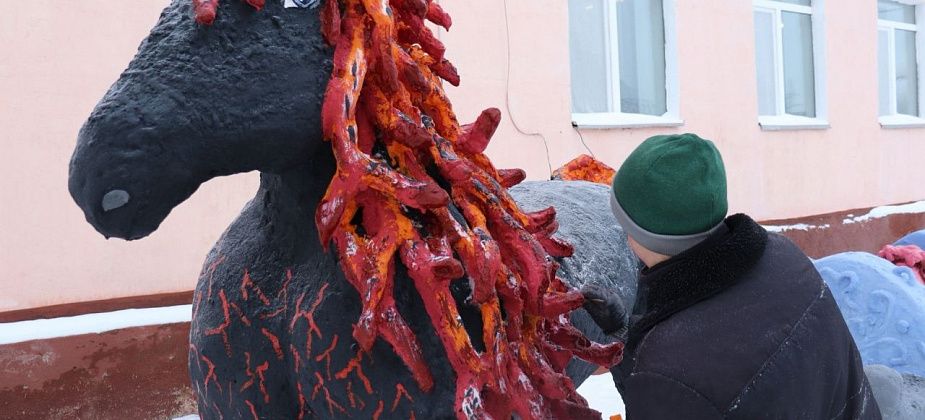 Осужденные женщины в Краснотурьинске готовят снежные фигуры к Новому году