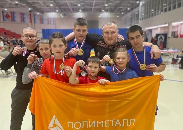 Четверо братьев и сестер из Краснотурьинска стали чемпионами области по панкратиону