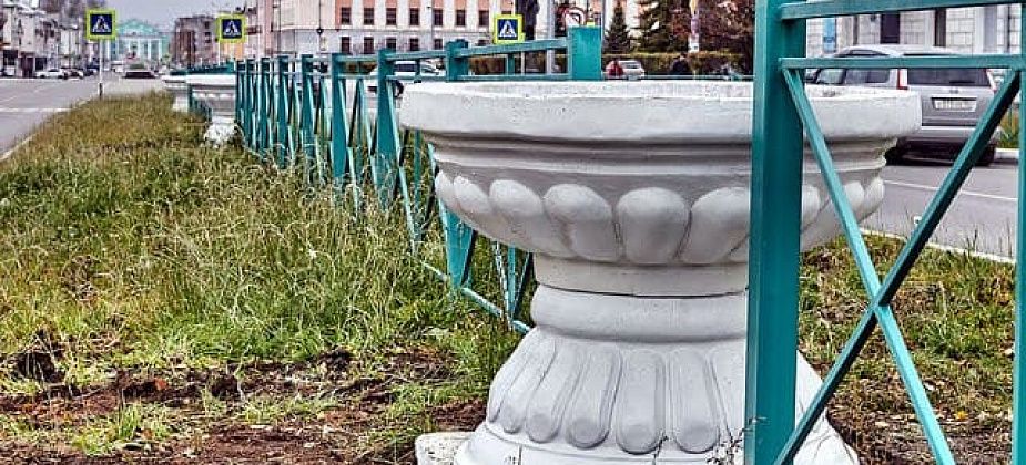 Окраской вазонов за 50 000 рублей займется предприниматель Мхоян