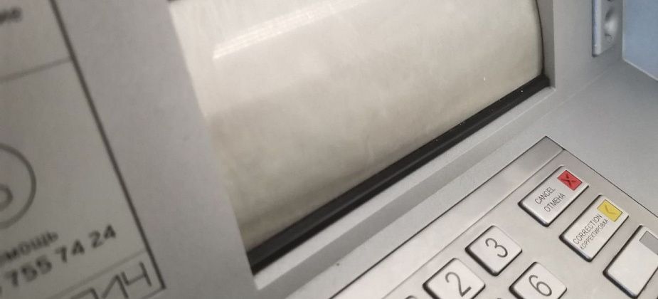 Снимать арест со счетов предлагают сразу после оплаты долга