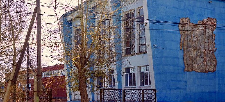 Школу № 2 активно строят, но к центру бокса пока не приступали. Объясняем почему и когда начнут