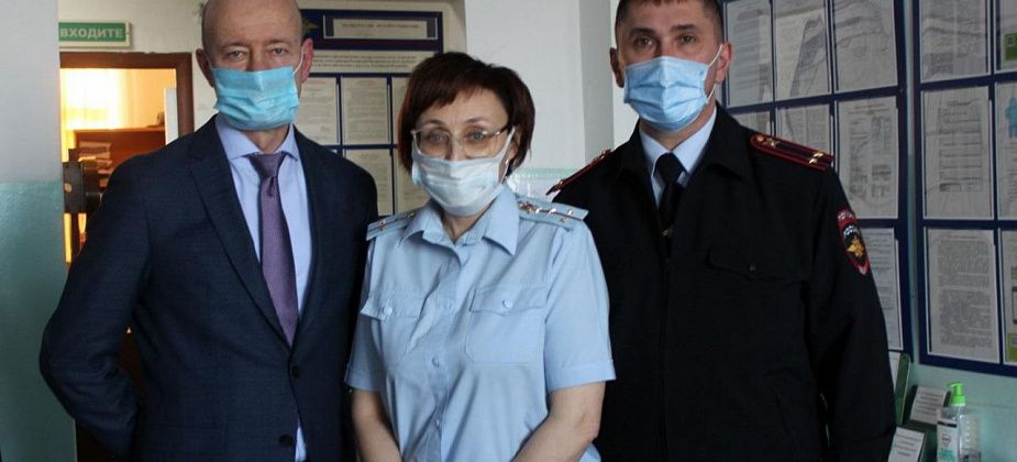 Полицию Краснотурьинска посетил общественник. Побывал в изоляторе, зашел в «миграционный» отдел 