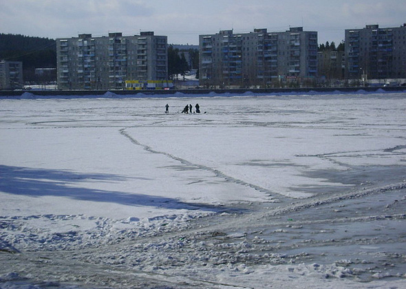Полиция предупреждает: выходить на лед крайне опасно