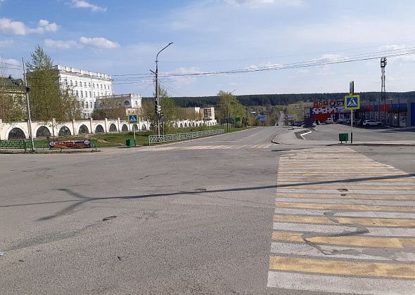 В Краснотурьинске больше недели не работает светофор: “Выгорела электроника”