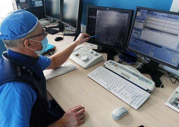 В Краснотурьинской больнице проведена первая операция с помощью нового ангиографа