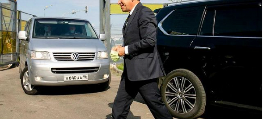 Евгений Куйвашев попросил мэров отдать автомобили администраций врачам