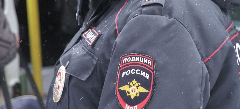 Двух мигрантов выдворили из РФ. Полицейские нашли их в кафе