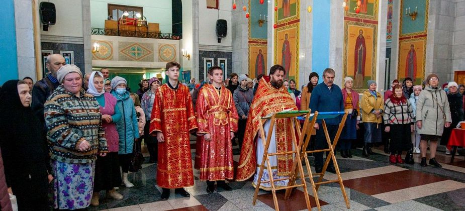 Дождь со снегом помешал совершить крестный ход