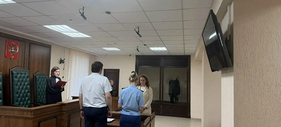 Суд арестовал двух подростков по делу об убийстве 15-летней девочки в Краснотурьинске