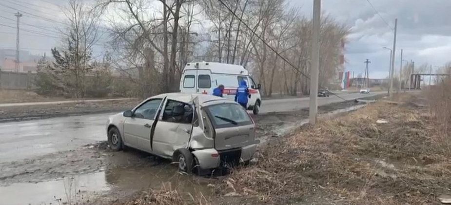 У VI серии пьяный водитель вновь снес столб
