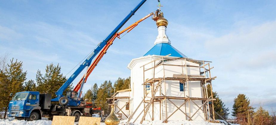 Спустя 20 лет. Освятили кресты и купола храма на кладбище «Медное»