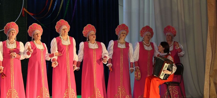 В доме культуры «Горняк» прошел фестиваль народов Северного Урала "Мы едины"