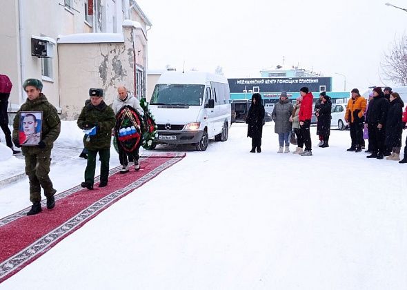 В Краснотурьинске похоронили погибшего при выполнении боевого задания