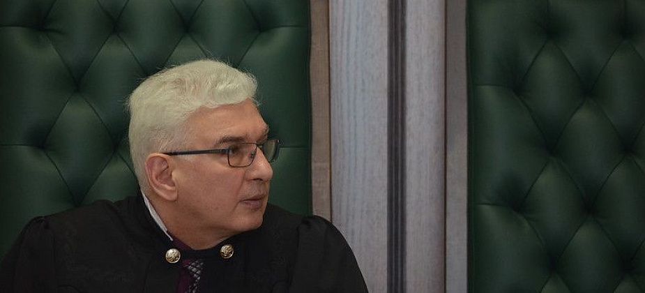 Горожанин ударил ножом в щеку таксиста и ограбил «Красное и белое»