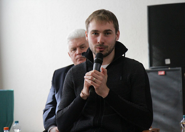 COVID: Антон Шипулин с избирателями будет общаться через интернет