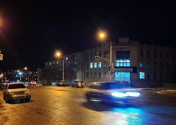 В Краснотурьинске загорелись уличные фонари  