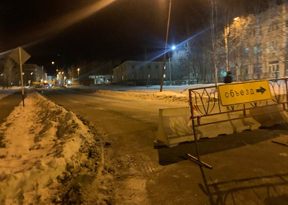 В центре города коммунальная авария. Проезд машин и автобусов запрещен