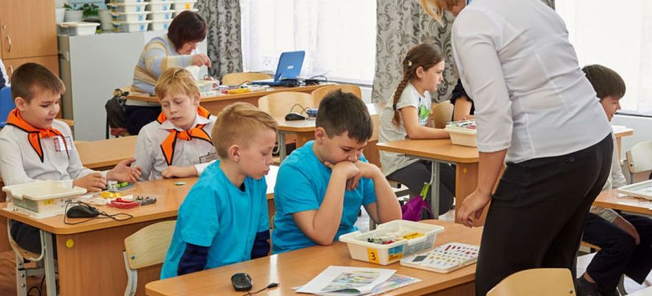 Родителей школьников предупреждают: печатные тетради покупать необязательно