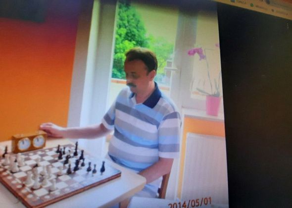 Вчера умер "главный шахматист города"
