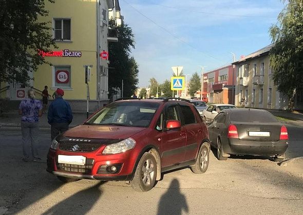В ДТП на перекрестке улиц Микова и Карла Маркса пострадал мотоциклист 
