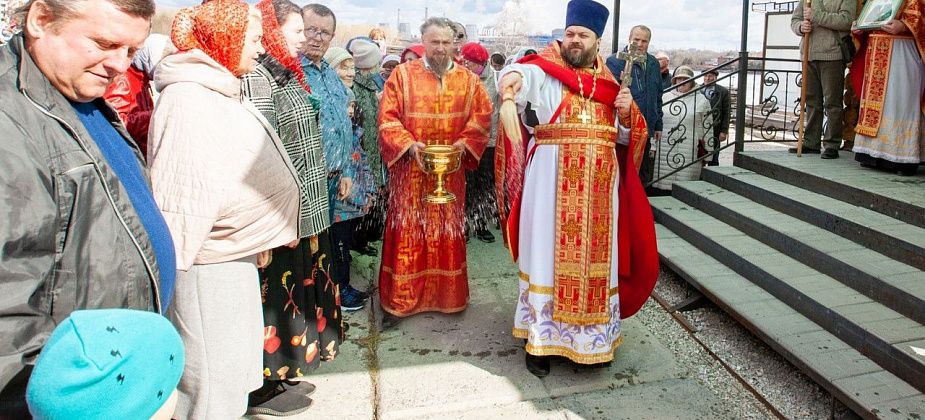 День памяти Матроны Московской отметили литургией, ходом и трапезой