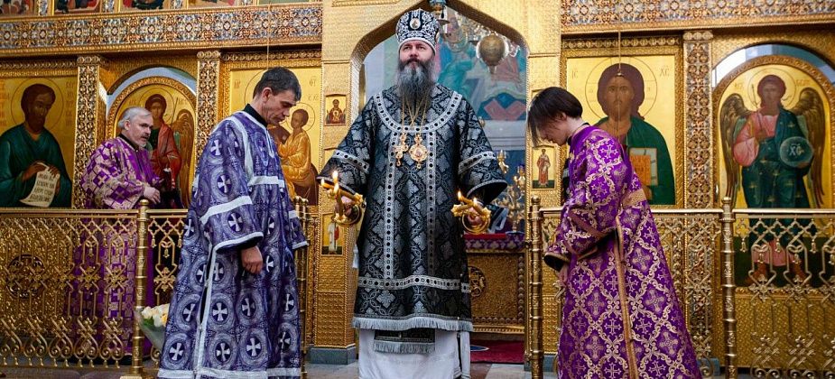 Новый епископ совершил первую литургию в Краснотурьинске. Помолился за мир на Украине 