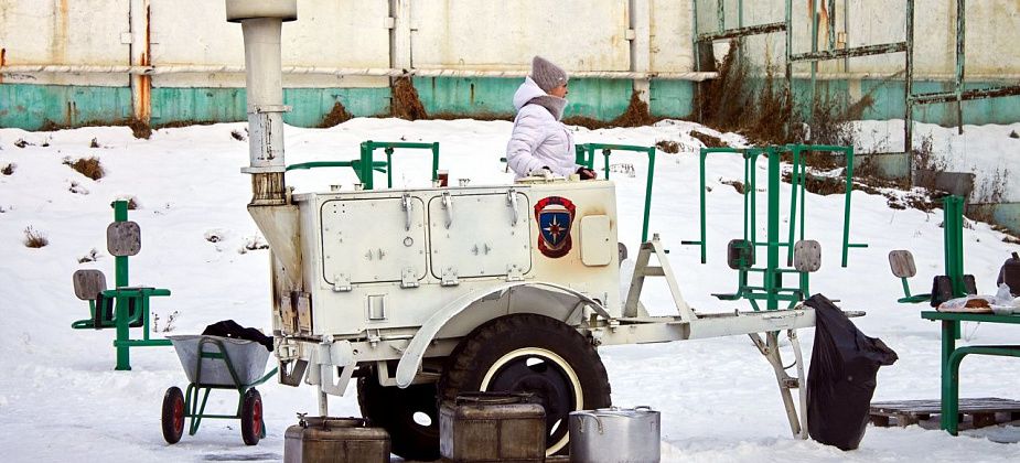 «Съели все». Болельщиков «Маяка» начали угощать кашей