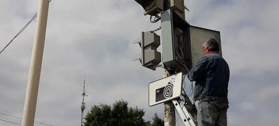 На четырех переходах у школ и детсадов появятся новые светофоры