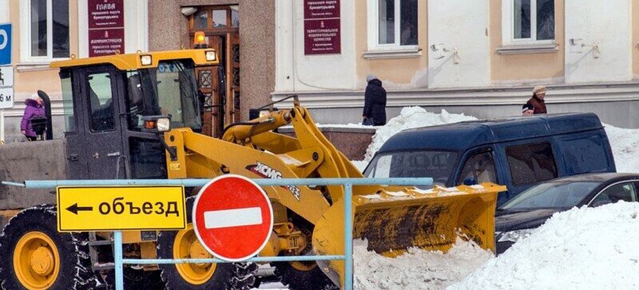 Во время ночной чистки дорог автолюбители убрали все машины. Где не надо парковаться сегодня?