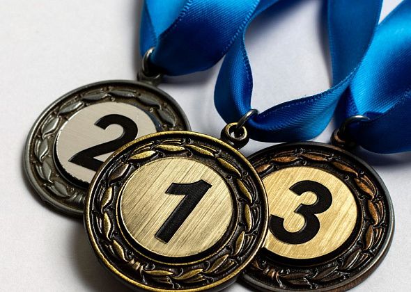 Воспитанник спортшколы Краснотурьинска помог сборной области выиграть эстафету на Спартакиаде учащихся