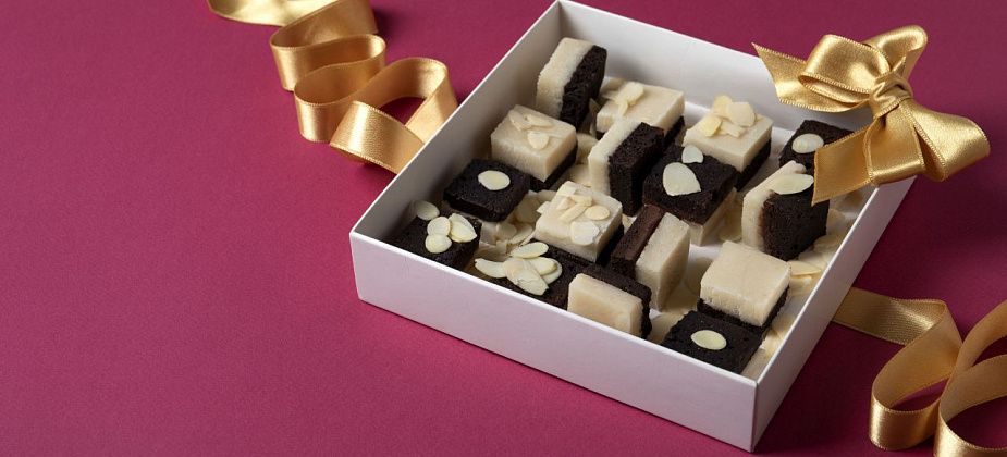 Горожанин украл конфеты и продал их прохожим