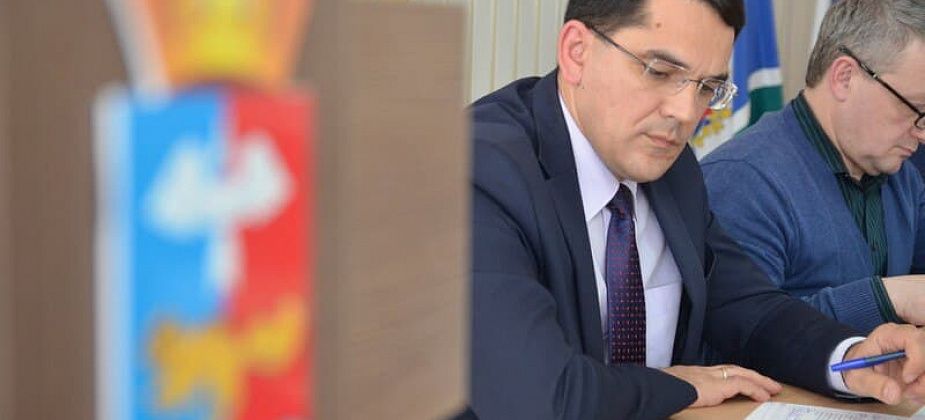 Власти и руководители предприятий обсудят Новый год, прививки и образование 