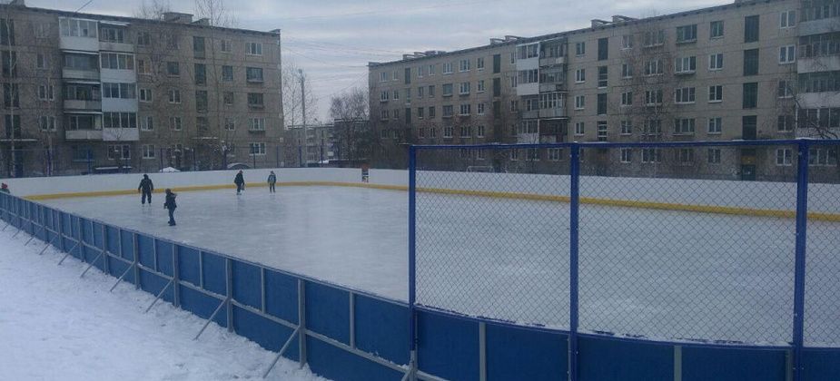 В Краснотурьинске готовятся к заливке кортов, но погода не позволяет