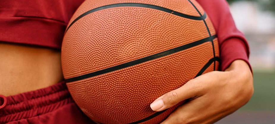 Определили победителей баскетбольного турнира школьной лиги среди девушек