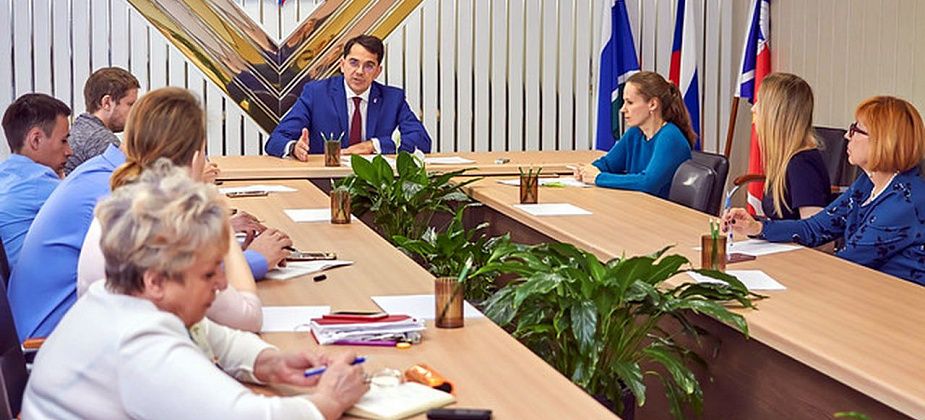 На ваши вопросы отвечает мэр Александр Устинов 