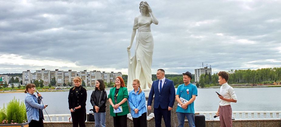 Антология «Уральские строки» готовится к выпуску: объявлен сбор средств на печать