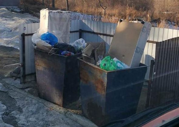Крупногабаритный мусор не стоит выбрасывать в контейнер