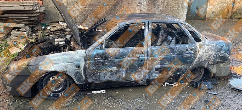 Стали известны подробности пожара, в котором пострадал автомобиль. Вероятно, это поджог