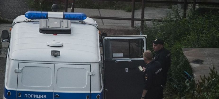 Наказали мужчину, который облил полицейского пивом 