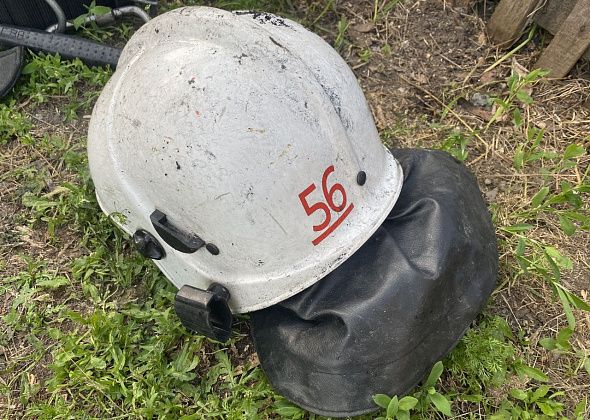 В центре Краснотурьинска горел бесхозный гараж 