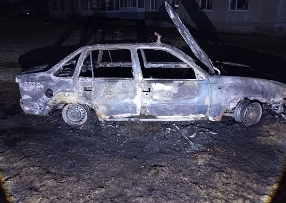 Как в голливудских фильмах. Под Краснотурьинском сожгли иномарку