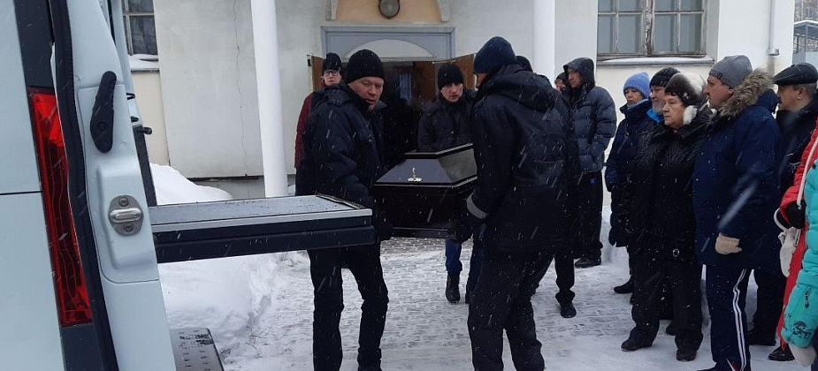 Простились с Евгением Частиковым, водителем автобуса, который попал в ДТП под Екатеринбургом