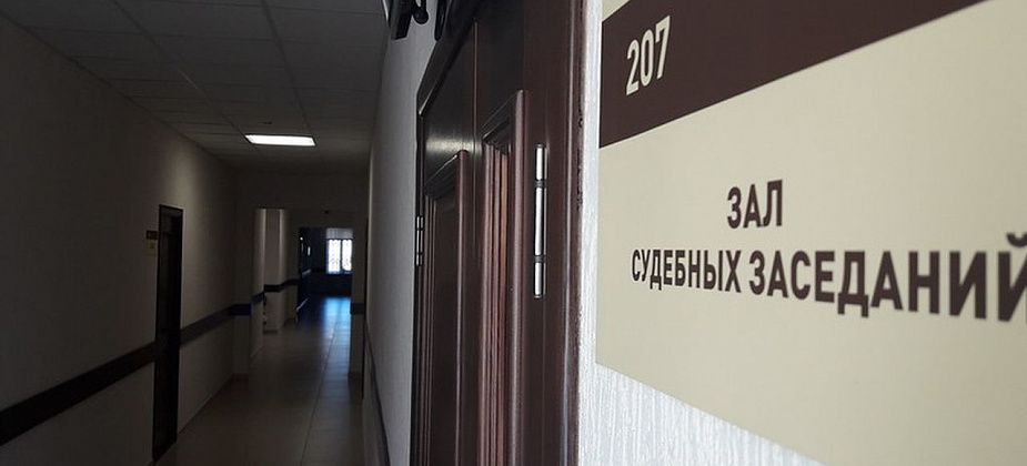 Горожанин обвиняется в развратных действиях против подростков 