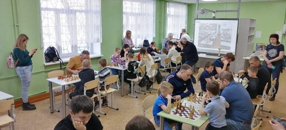 «Папа, мама, я – шахматная семья». В Краснотурьинске прошли семейные соревнования по шахматам 