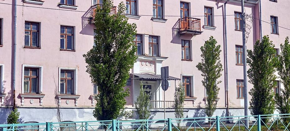 "Ночью увезли на "Скорой помощи": из общежития КИКа госпитализированы студентки