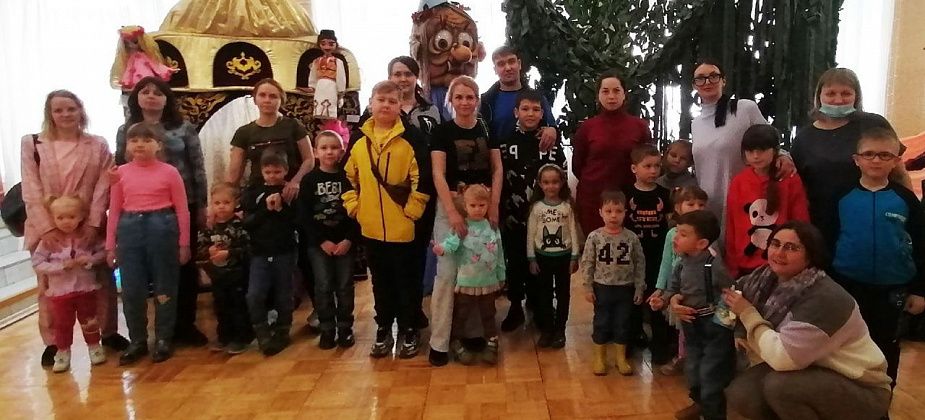 В театре кукол проходят благотворительные спектакли для медиков и их детей