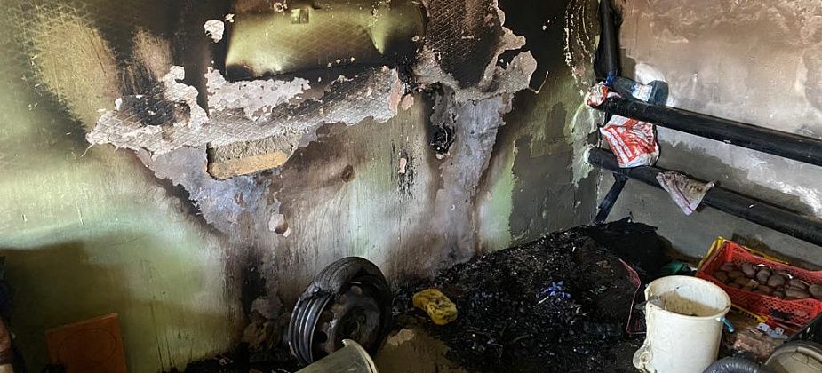 Благодаря соседу спасли машину из горящего гаража
