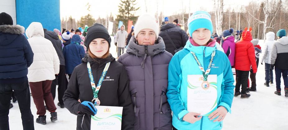Спортсменки Краснотурьинска вошли в тройку лучших на первенстве по конькобежному спорту