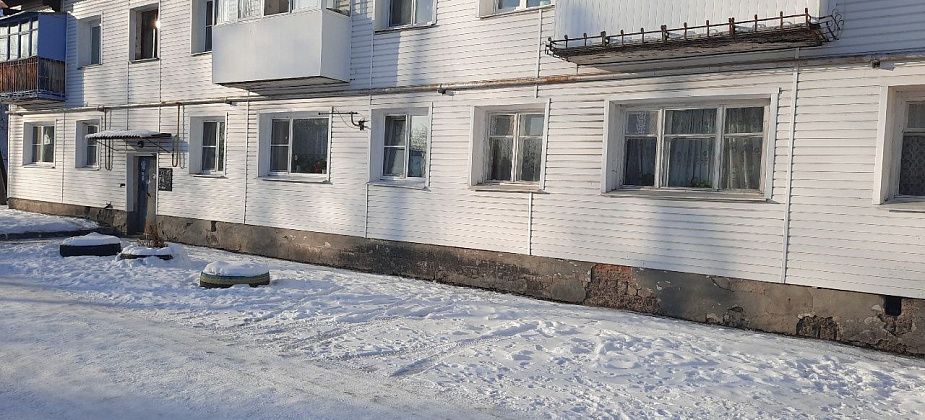 «На свежий воздух не могла выйти»: жительница Рудничного радуется балкону